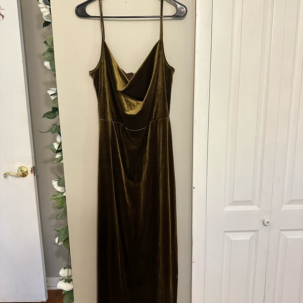 Elegant Olive Green Velvet Dress